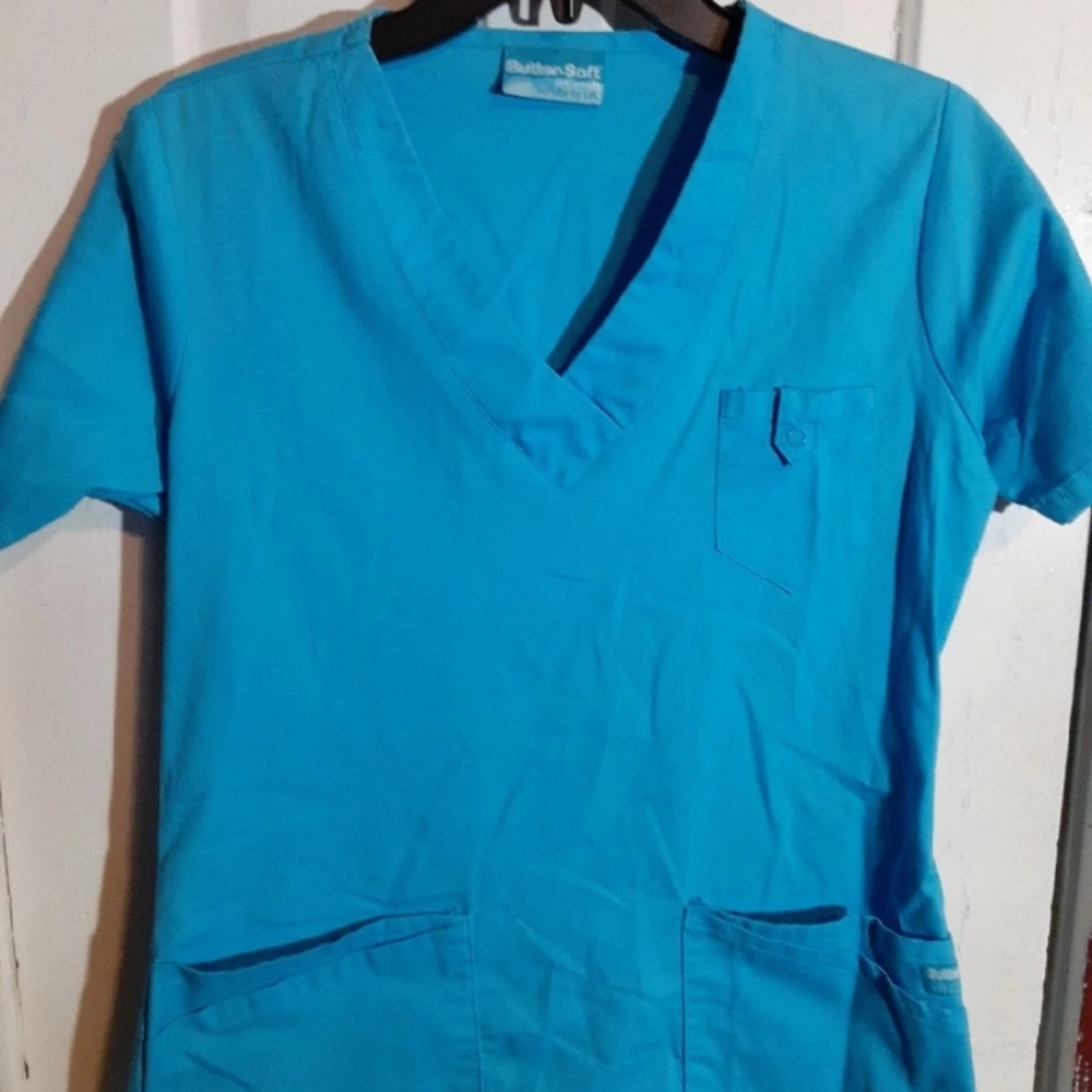 Scrub top